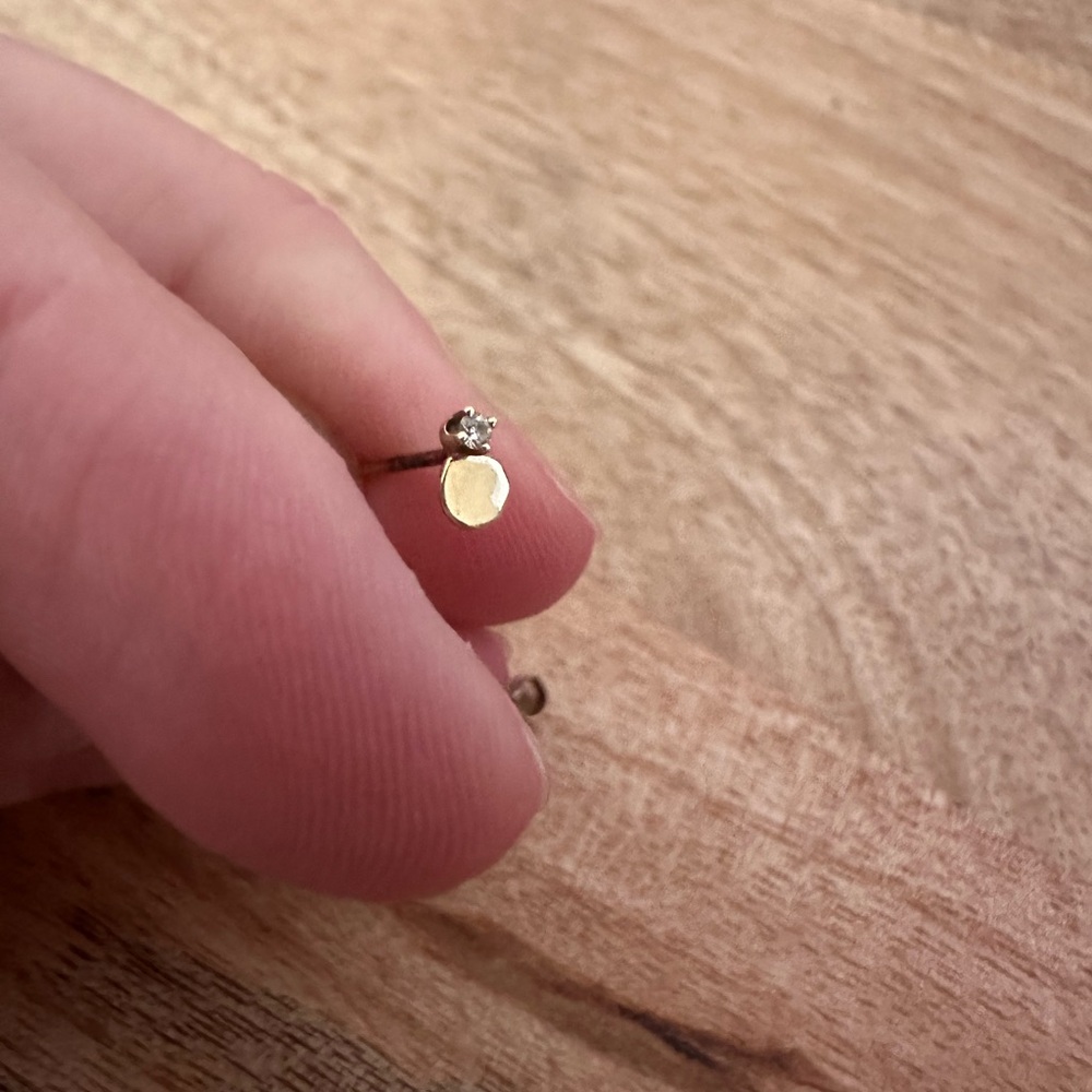 WWAKE Small disc stud gold with diamond